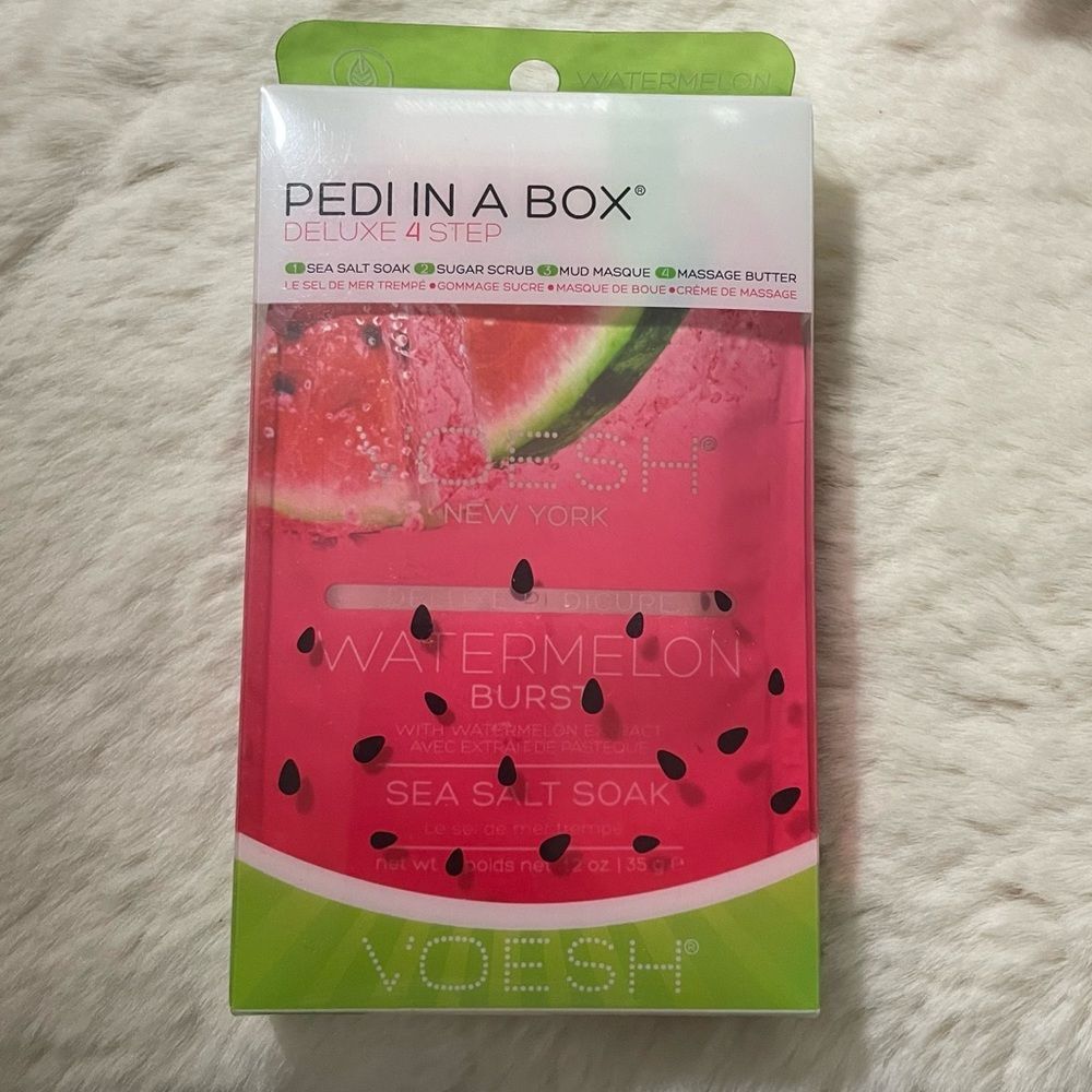 Voesh Deluxe Pedi in a Box Spa Pedicure Sea Salt Soak Foot Scrub Mud Mask Cream